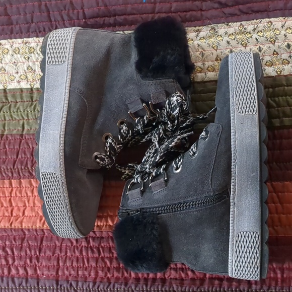 GABOR* faux fur rubber tread side zip faux lace up winter boot ladies size 36 - Picture 6 of 17